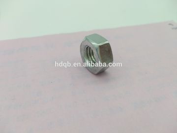 鉄の亜鉛色の物質的な六角頭の挿入物のロックナットのメートル標準的なナット