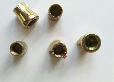 黄色い3PCS/4PCS苦境のアンカー・ボルトの亜鉛によってめっきされる色の炭素鋼の固定のナットの使用