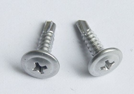 スタッドレスタイヤのクロスラウンドヘッド Huasi クッションと大きなフラットヘッドドリル尾 M42