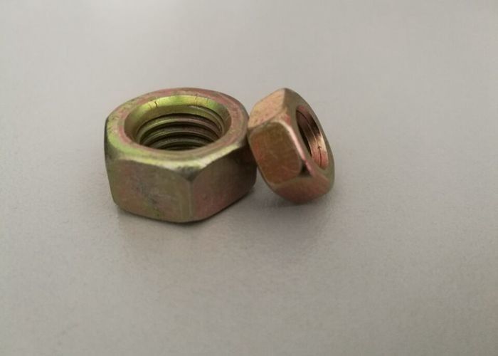 鉄の黄色い色によって使用される締める物が付いている4.8/6.8/8.8等級の物質的な六角頭のナット