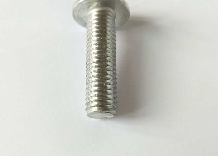 8.8金属の六角頭のボルトを等級別にして下さい炭素鋼材料DIN 933が十分に通す