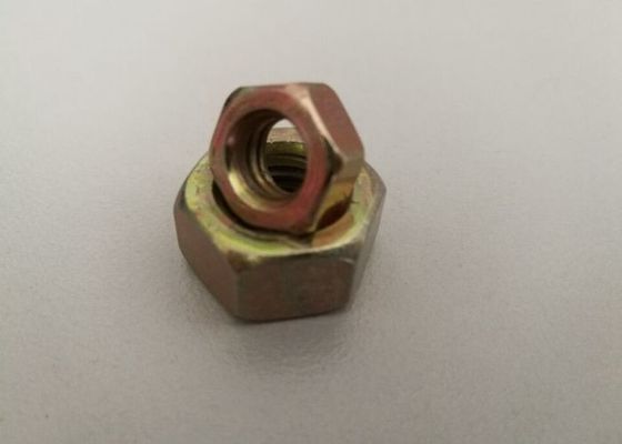 炭素鋼の六角頭のナットは黄色い亜鉛色M3-M24の熱いすくいに電流を通しました